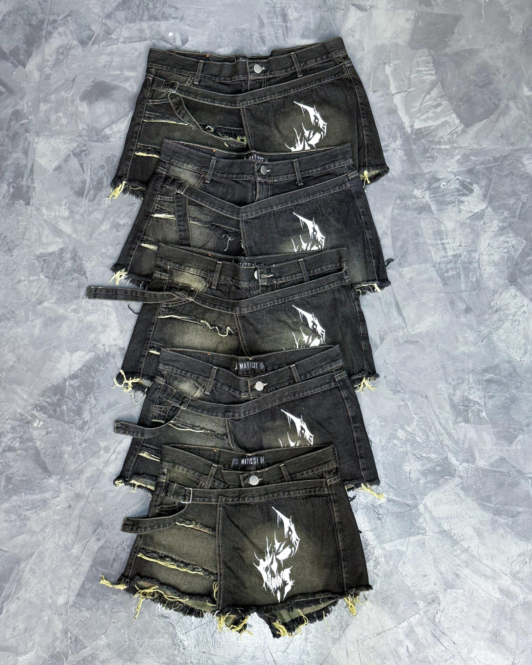 WhatsApp Image 2025-11-05 at 2.13.43 PM CURVA SHORT/POLLERA HADES - Imagen 1